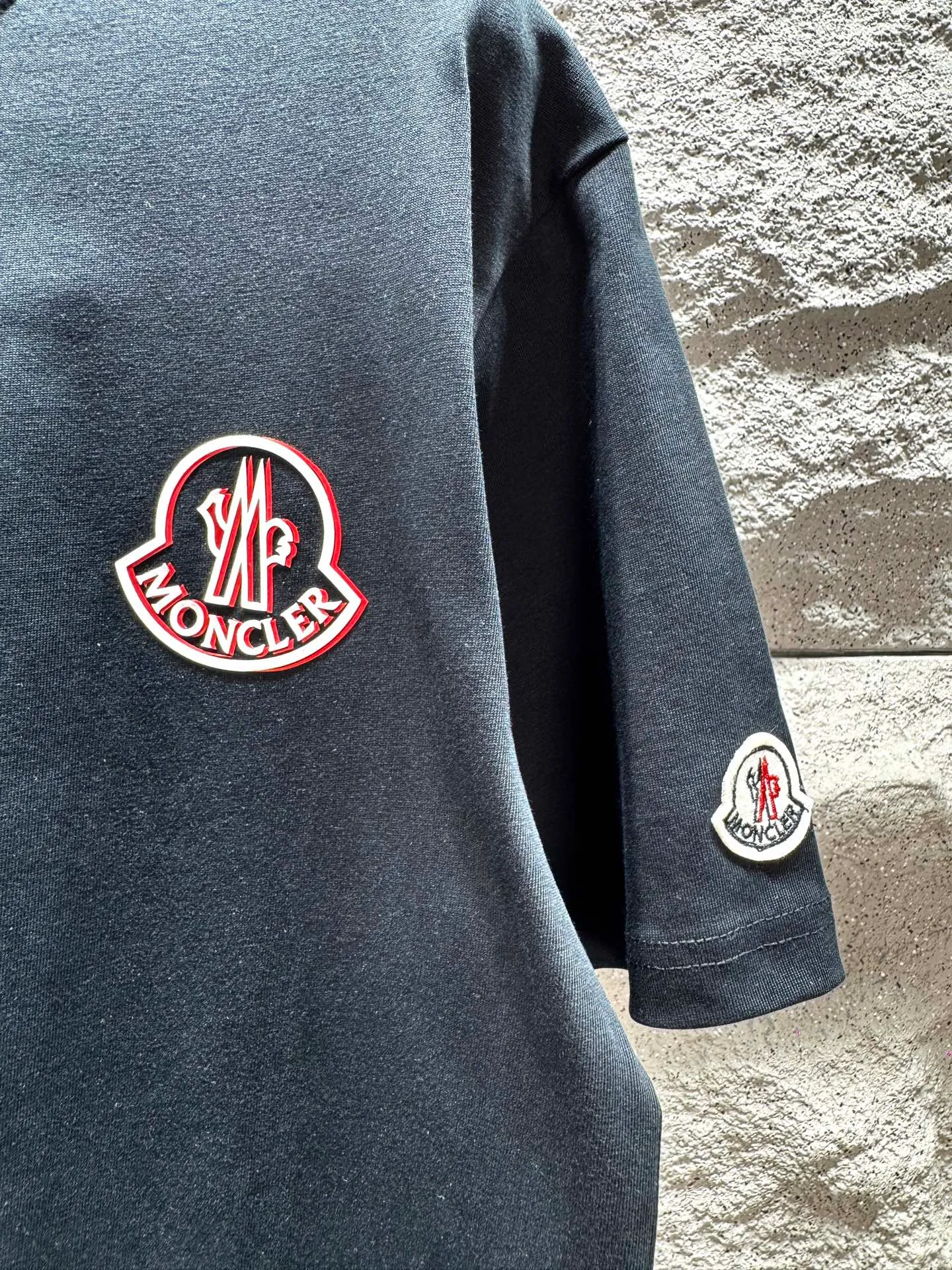 Moncler* ‼️ T ® 🖤Moncler T ， 280g Quality ， Breathable， ! Logo， 。 ， ， 。 ⚠️ ： ⚠️ SG 26278 Same Style 𝐂𝐎𝐋𝐎𝐔𝐑：White Black 𝐒𝐈𝐙𝐄：S-XXl